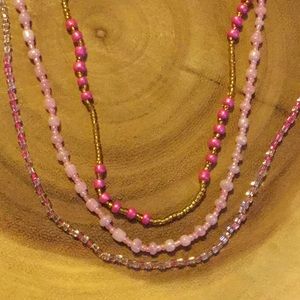 3 women neckace colors